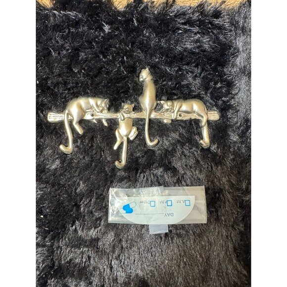 Solid Cat Wall Hook Hanger Featuring Four Playful Cats On A Branch - Picture 7 of 8